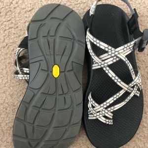 BRAND NEW Chacos size 9W